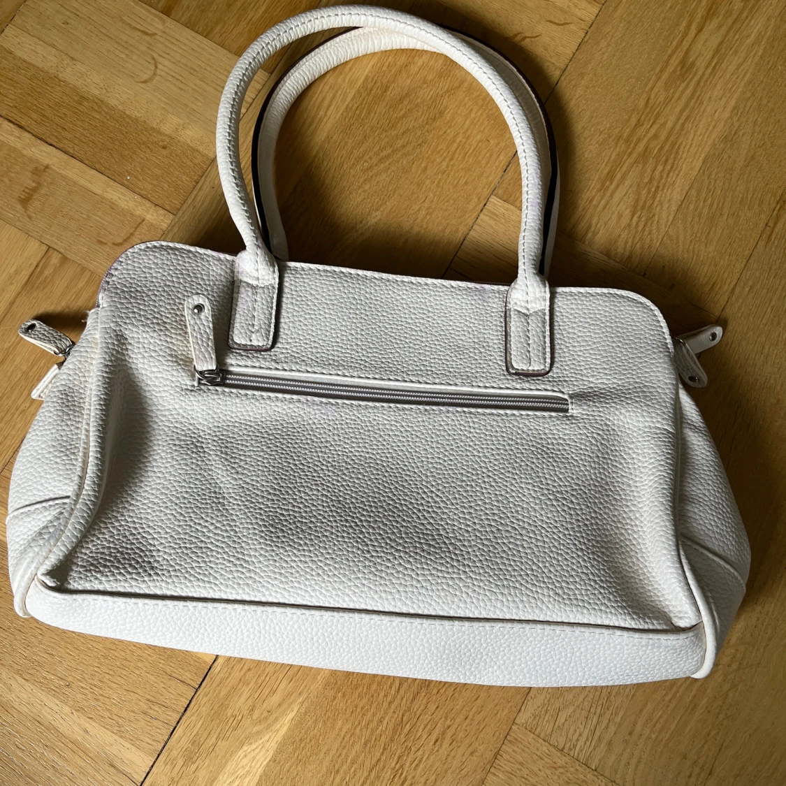 Vit handväska i skinn från Matties - 1