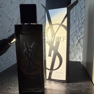 YSL Myslf Edp  - Ysl myslf edp refillable, sprayad fåtal gånger. Skulle gissa att det finns ca 95ml kvar