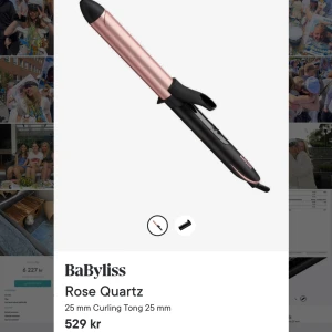 BaByliss Rose Quartz locktång 25 mm - Snygg locktång från BaByliss i roséguld och svart, modell Rose Quartz med 25 mm cylinder. Har digital temperaturinställning upp till 210°C och lång sladd för smidig styling. Använt 1 gång. Nypris: 529kr. 