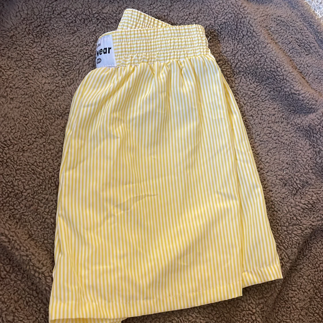 Gula randiga shorts - 2