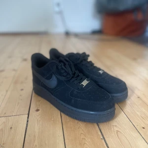 Nike skor  - Oanvända st 40