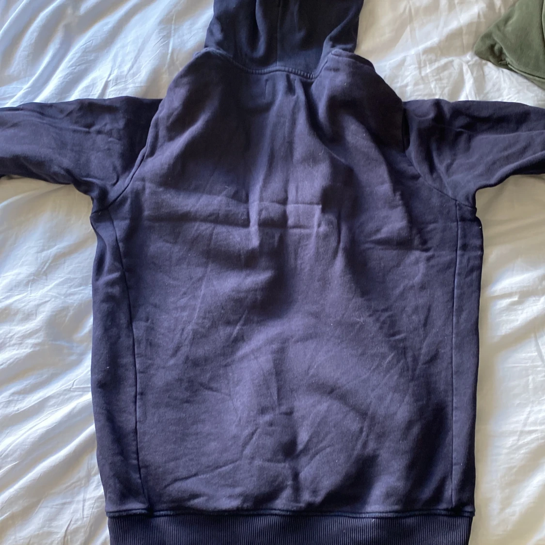 Mörkblå hoodie från Les Deux, storlek L - 1