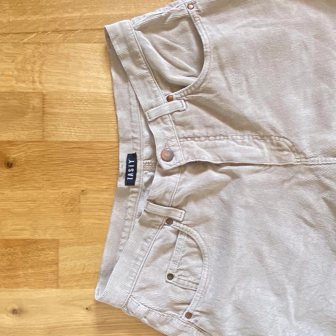 Beiga manchesterbyxor från Tasty - 1