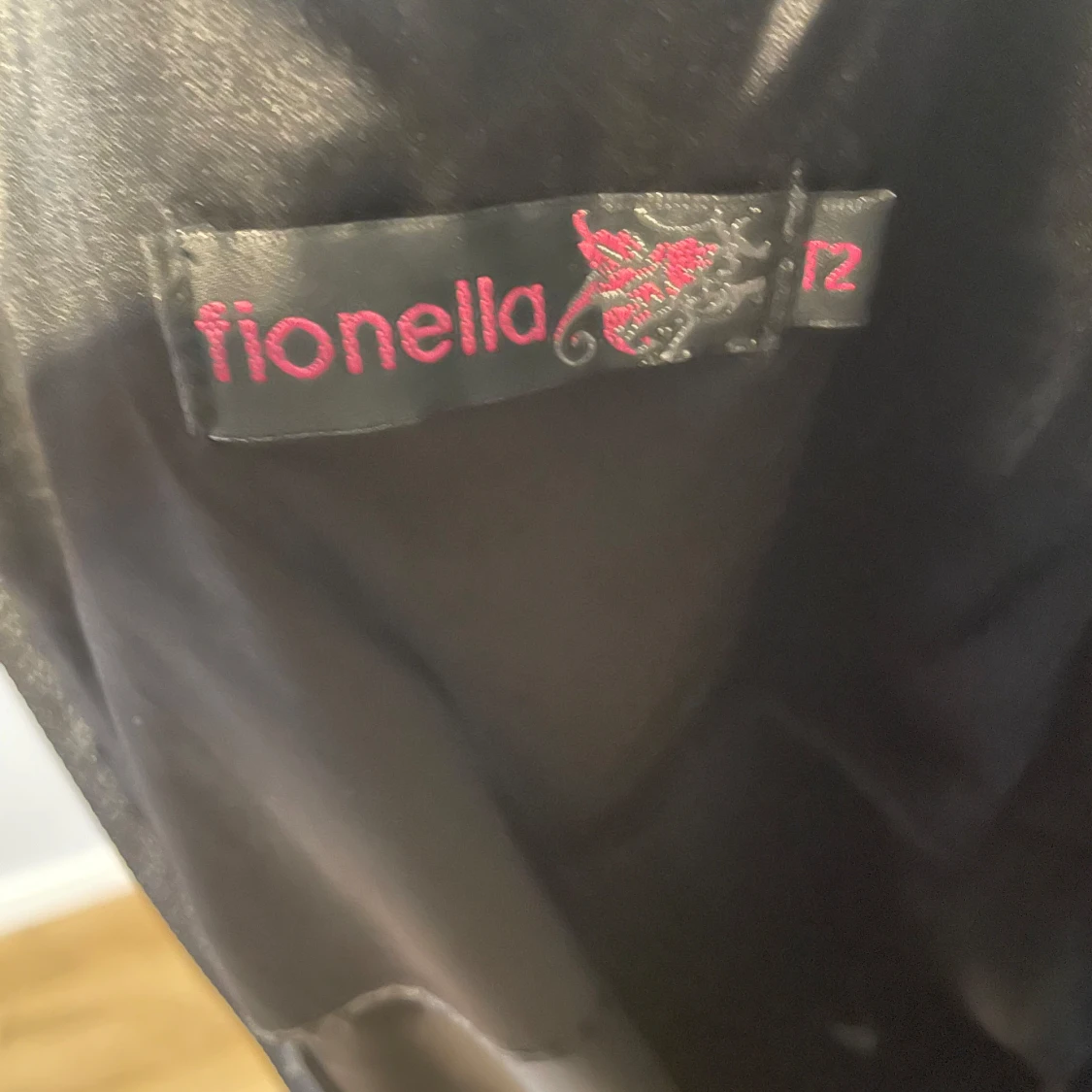 Svart långklänning från Fionella - 2