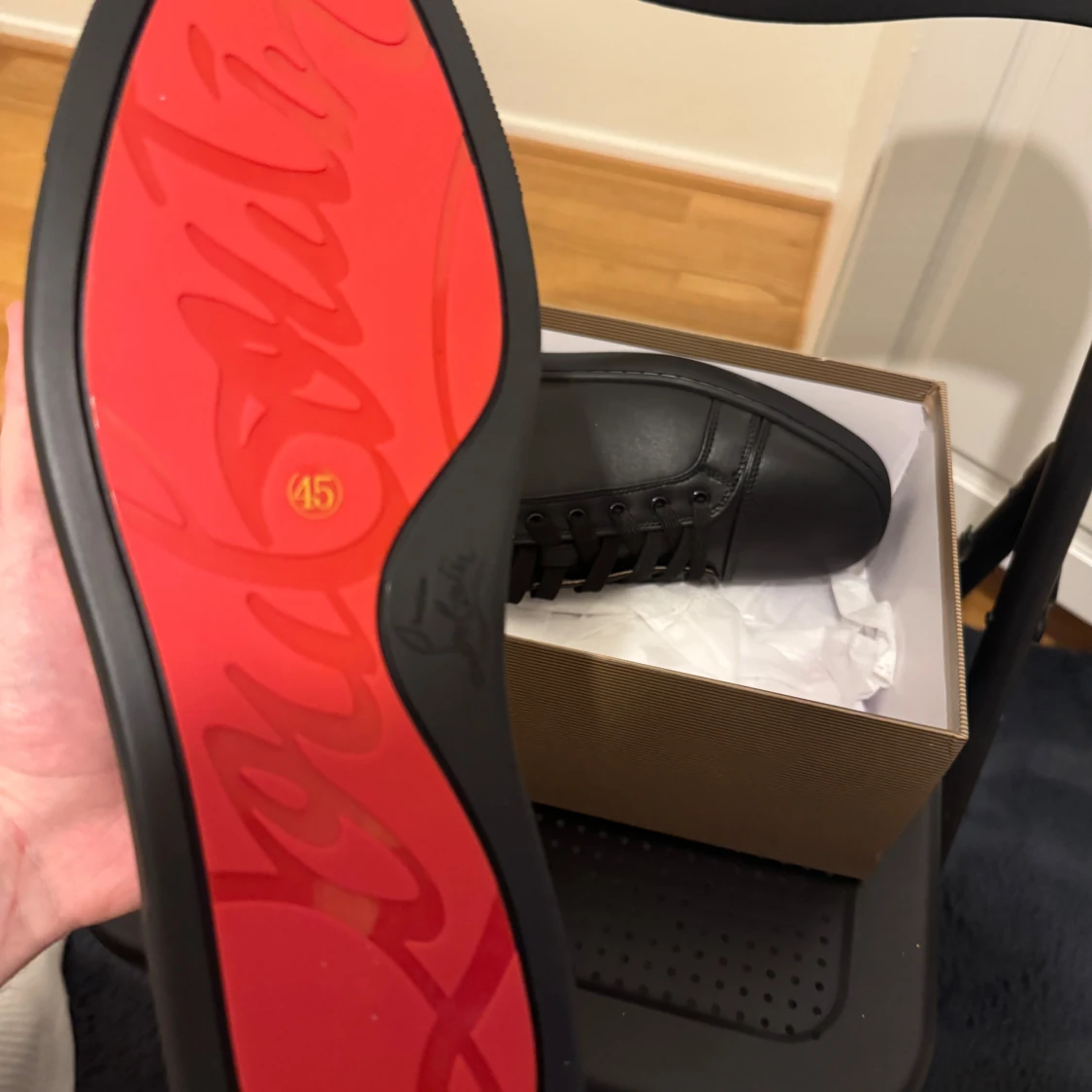 Svarta sneakers från Christian Louboutin(Pris kan diskuteras) - 3