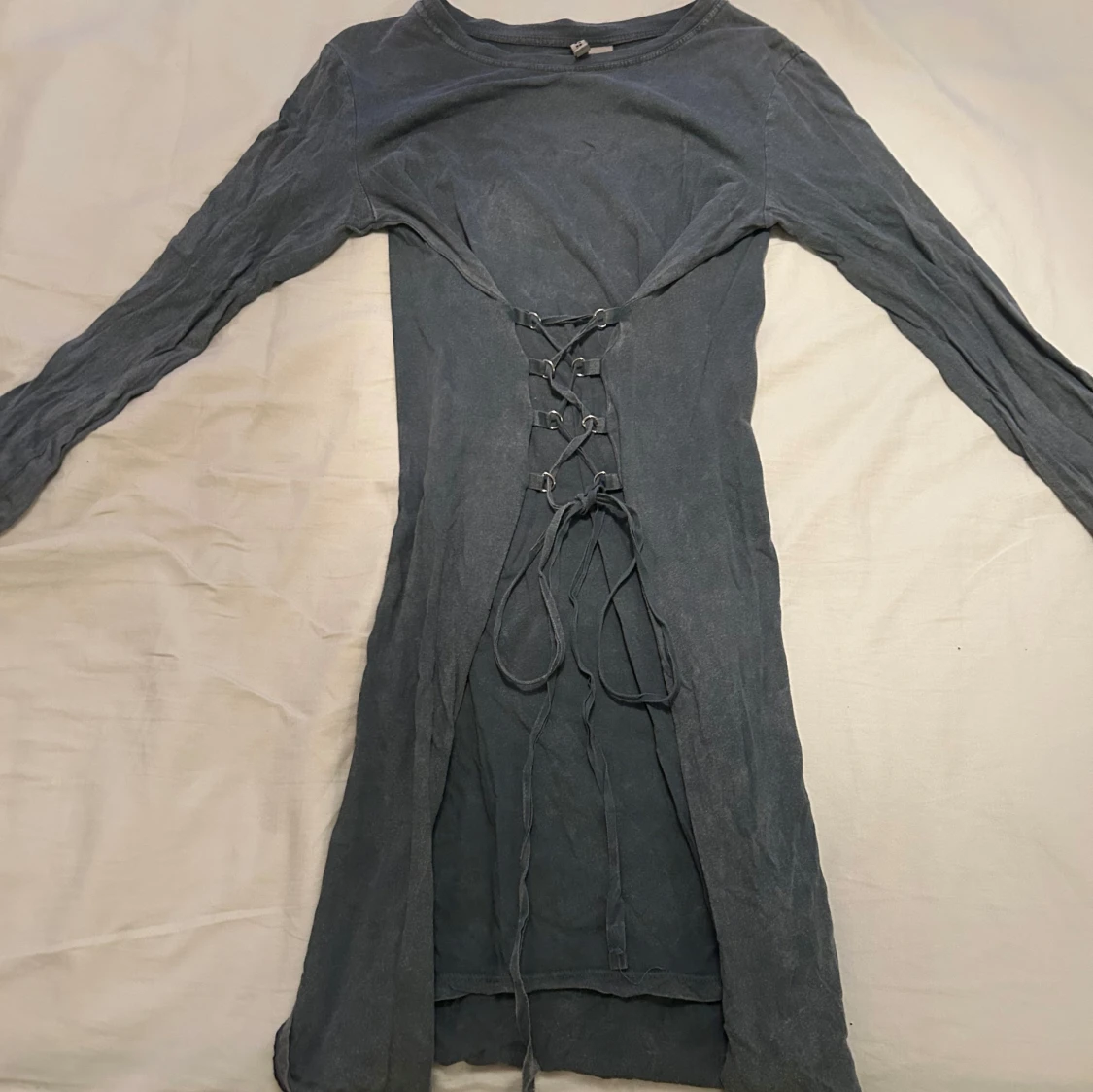 Mörkgrå långärmad klänning H&M 