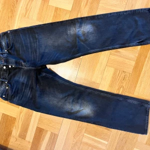 Weekday Space relaxed Jeans - Svarta weekday jeans modell Space