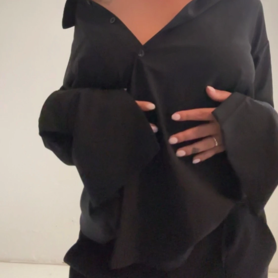 Svart oversized långärmad blus med kostym byxa  - 4