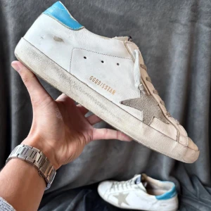 Golden goose skor - Golden goose superstar skor i helt okej skick men har fortfarande mycket att ge, kan tänka mig droppa i pris vid snabbaffär