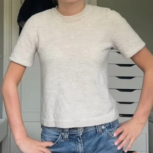 Stickad topp - Jätte söt stickad T-shirt från märket Stockholm Lm💕