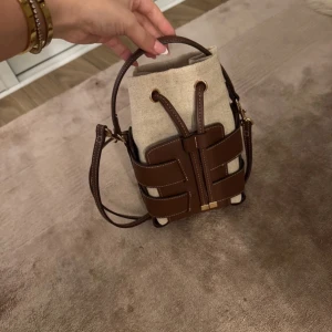 Hm bucket bag  - Helt ny och oanvänd! Slutsåld både online och i butik💕💕