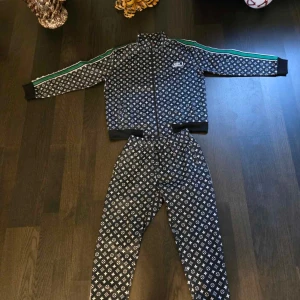 Tracksuit - Nytt skick