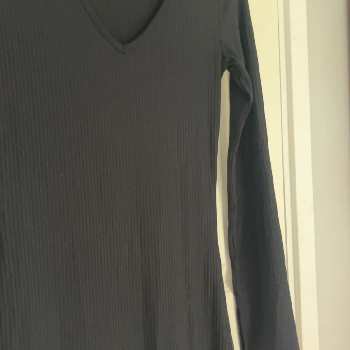 Svart ribbad långärmad långklänning💕 - 2