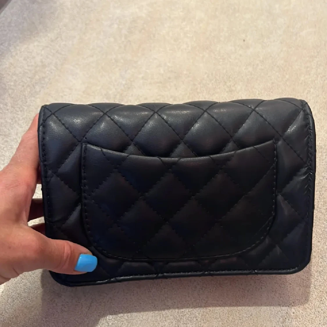 Svart  axelväska - 1