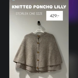 Beige stickad poncho  - Superfin beige stickad poncho från Missay💗💗