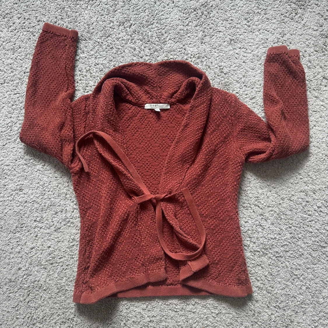 Rostbrun kofta från First Class
