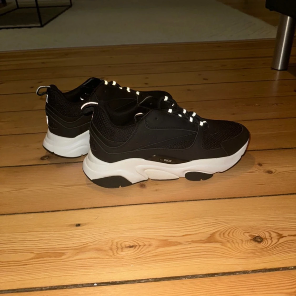 Dior b22 svart vita  - 3