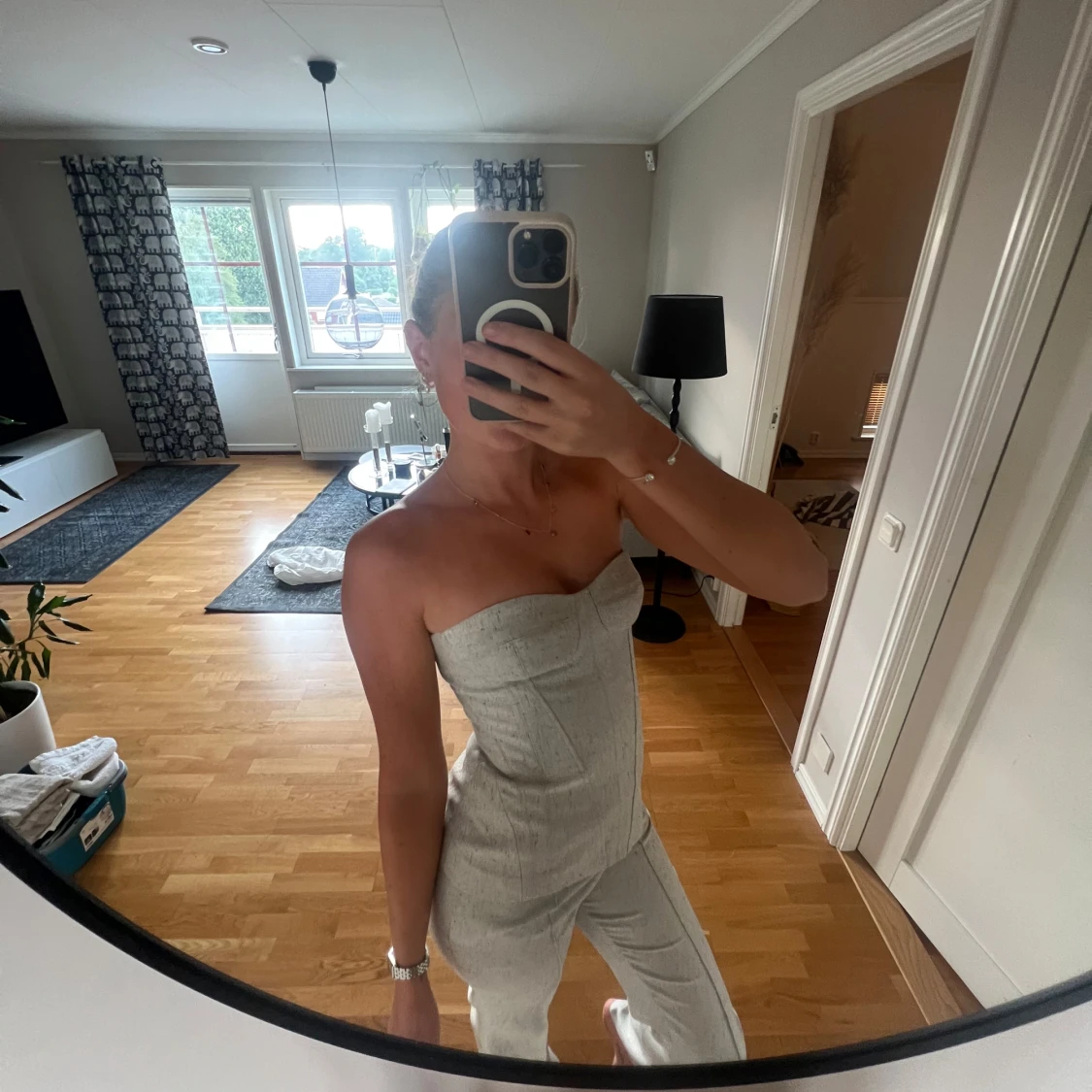 Ljusgrå byxdress med bustierliv - 2