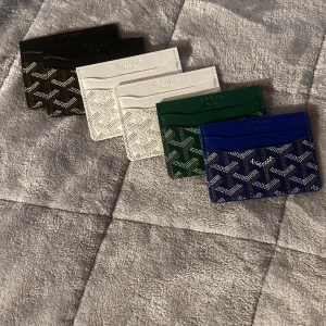 Plånbok - Extremt trendiga och stilrena plånböcker i olika färger. Skriv privat för att köpa en eller flera!🍾