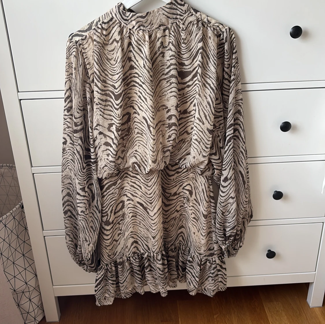 Nakd klänning zebra