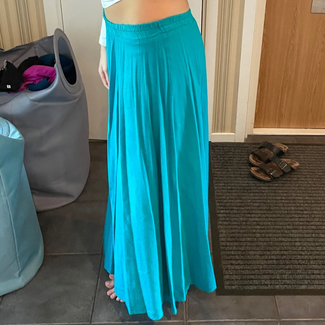 Turkos långkjol med resårmidja - 1