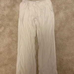 Vita linnebyxor - Från lager 157, storlek 150! Fint skick endast använda 2 gånger