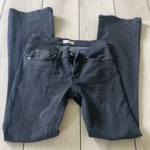 Jeans från Gina - använda typ 2 gånger, passar i längden på mig som är 173🥰
