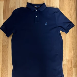 Ralph Lauren Pike - Säljer flera Ralph lauren pikéer (kolla andra inlägg), vid köp av flera kan man få rabatt.