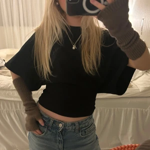 Svart tshirt  - Tshirt med så cool passform från Nelly🩷