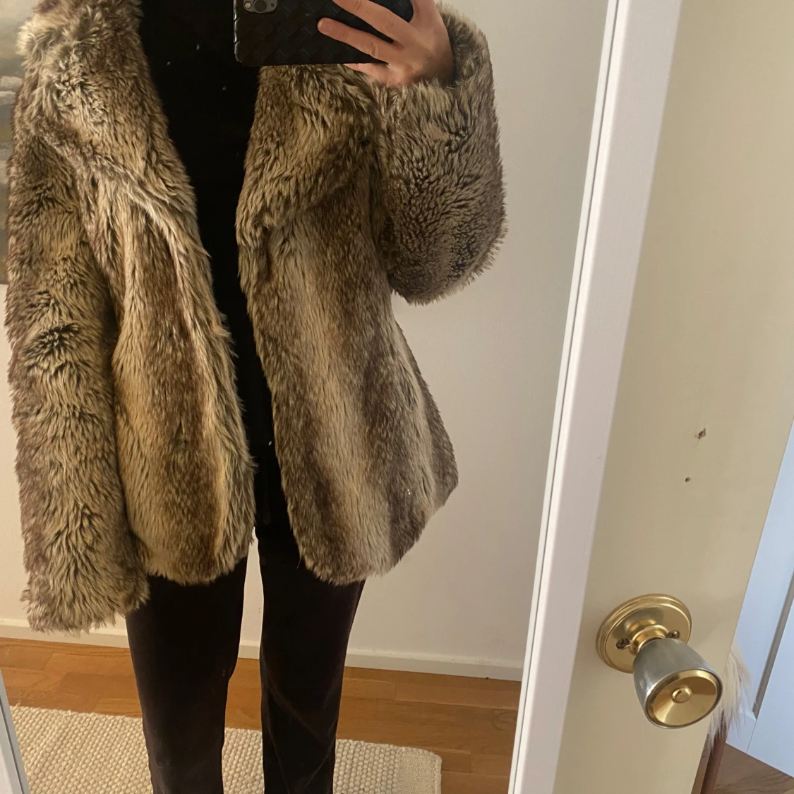 Beige pälsjacka - 1