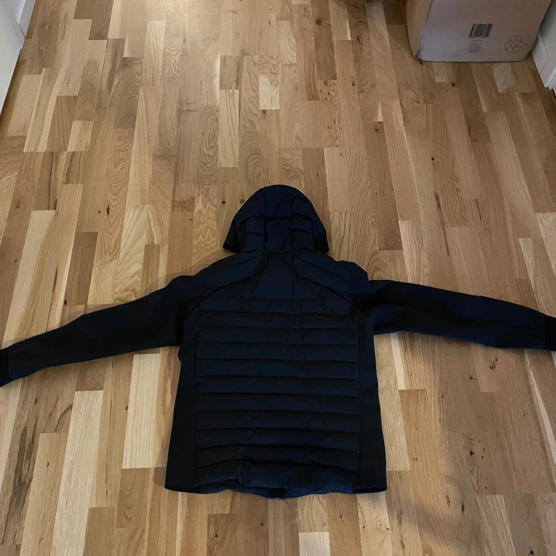 Svart jacka från Sail Racing, stl 160 - 1