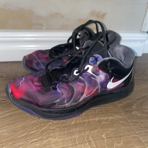 KD 17 strlk; 44 - Köpta för 2000kr och andvända i typ 7månader