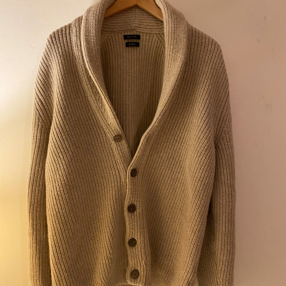 Beige kofta från Massimo Dutti