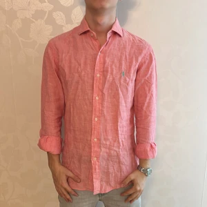 Ralph Laruen linneskjorta - Ralph Laruen skjora | Skick: 9/10 | Size - M | Fraktar via postnord eller instabox | Hör av dig vid minsta fråga eller fundering // Ricco Wardrobe