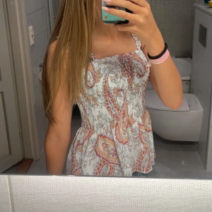 Supersöt topp - Super söt topp ifrån Shein. Har aldrig använts förutom att prova den. 💗💗