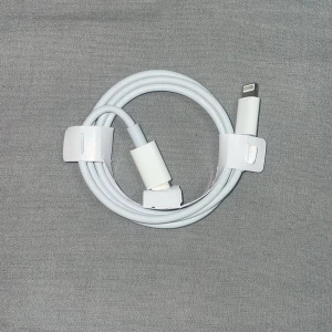 vit laddare - helt ny laddare utan att användas