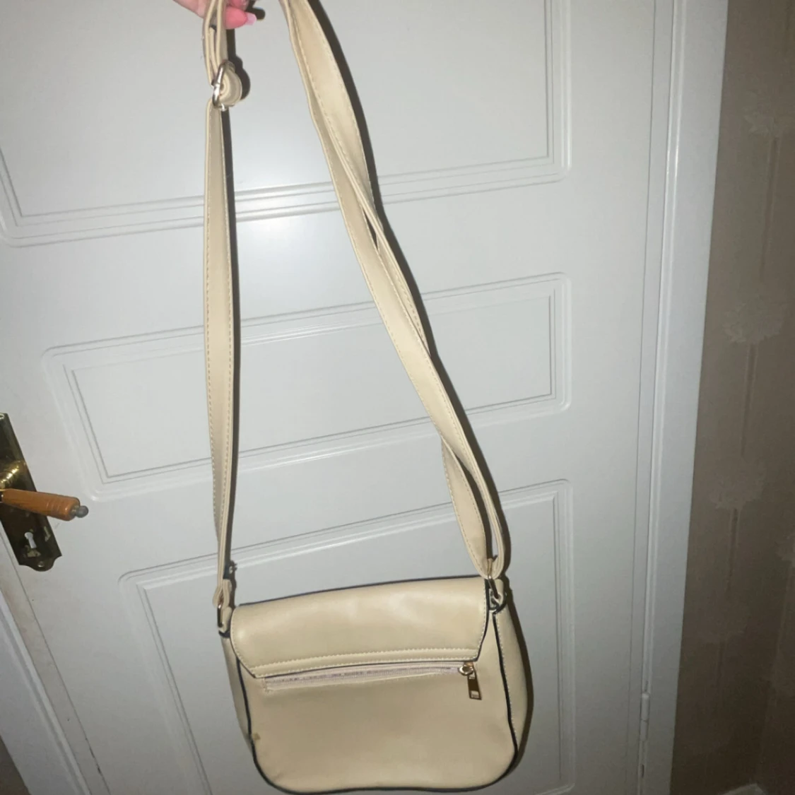 Beige axelväska från Vabene - 1