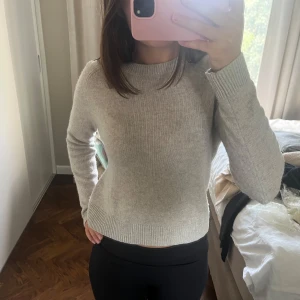 Ljusgrå kashmirtröja från From Future - Väldigt tunn och fin i bra skick