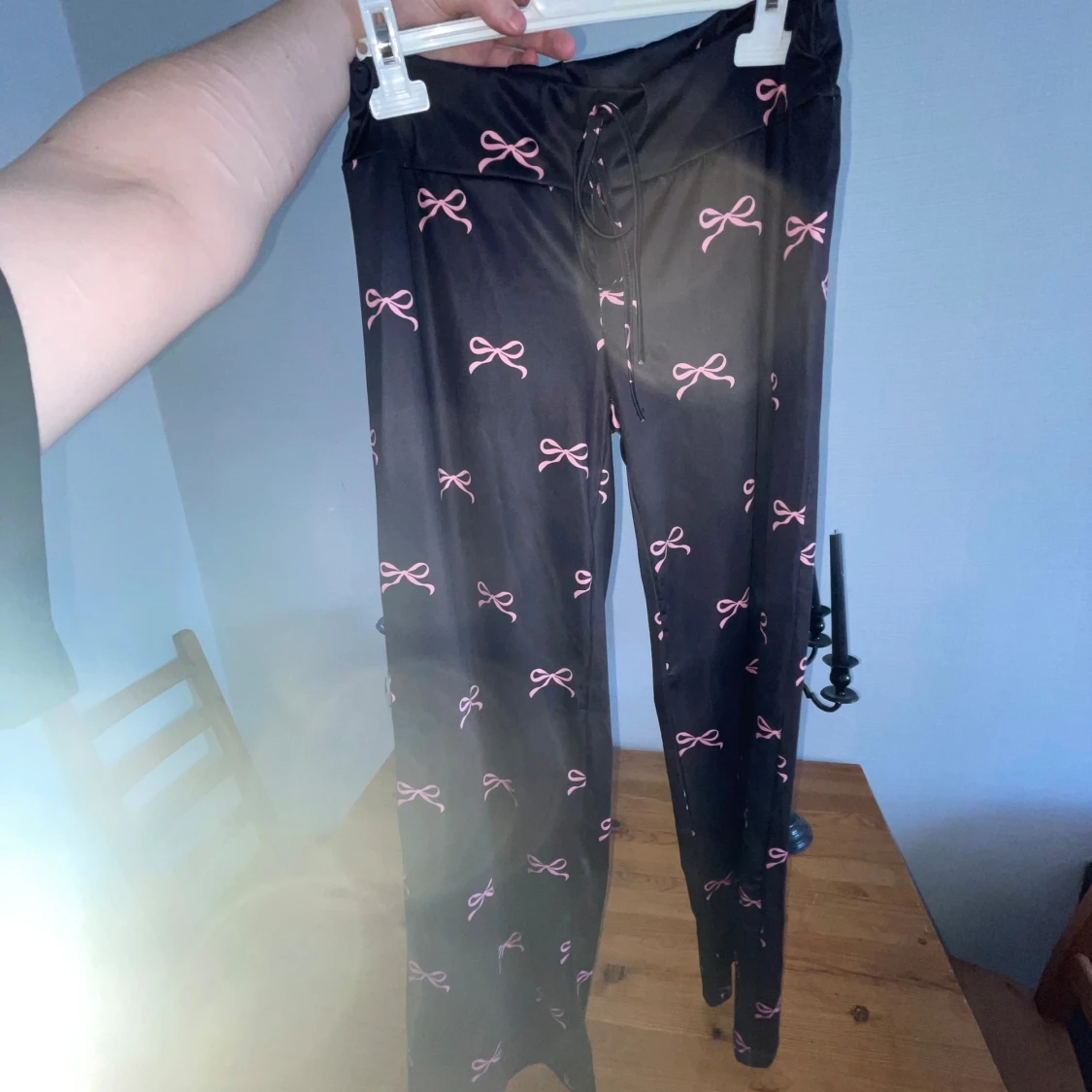 Mjukis byxor med rosetter