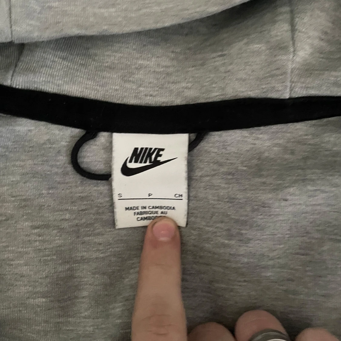 Grå hoodie från Nike - 2