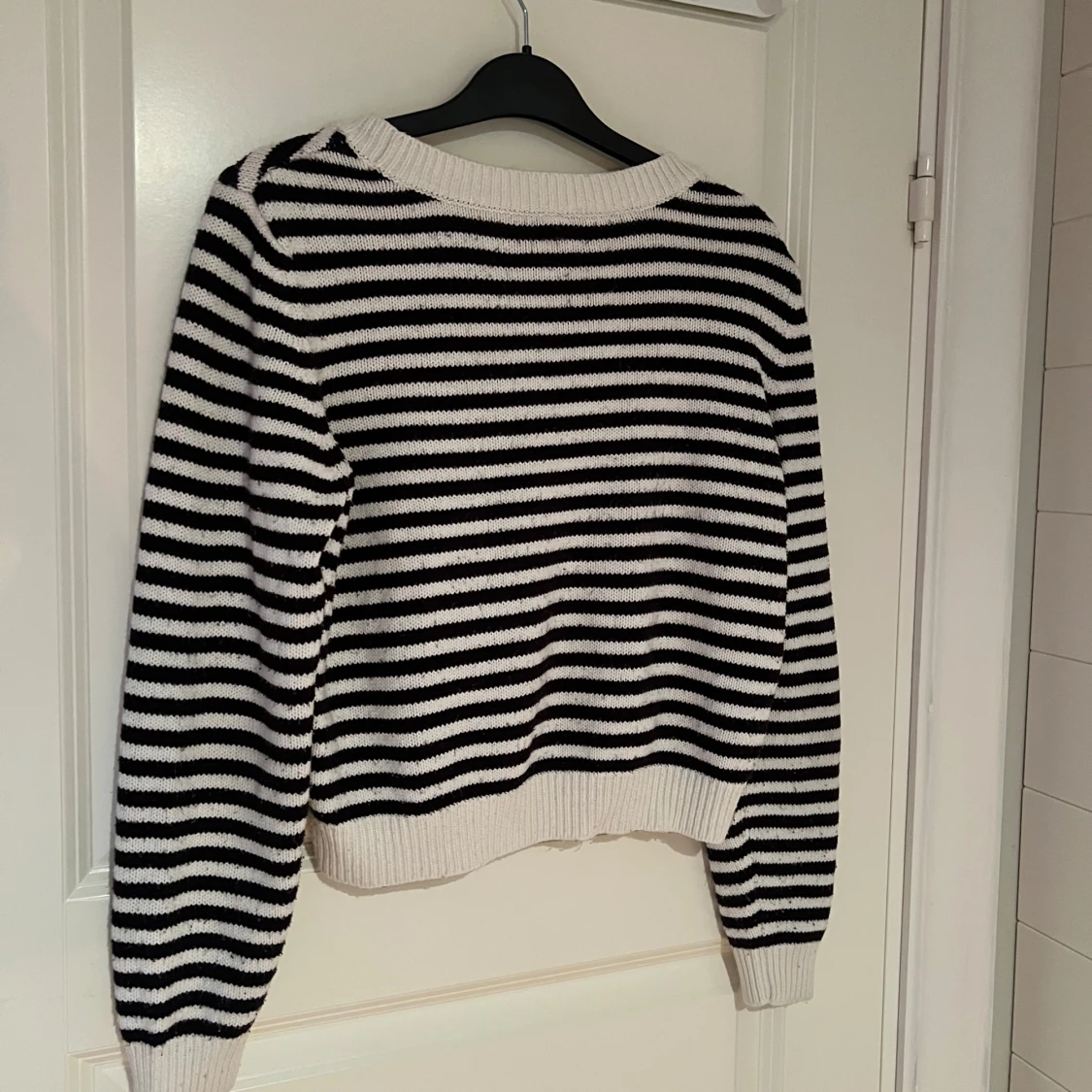 Randig stickad tröja från HM - 1