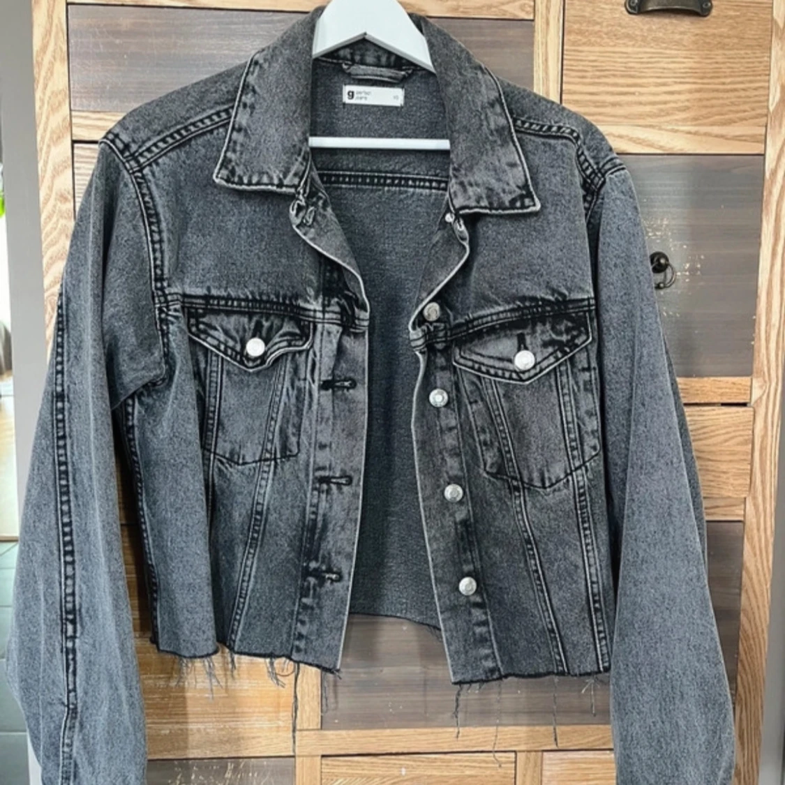 Grå jeansjacka