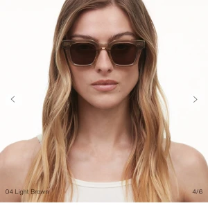 Solglasögon Chimi 04 - Super fina chimis i modellen 04 i färgen light Brown! Dem är knappast använda! Fodral och allt finns kvar! Nypris 1400kr, pris går att diskuteras!