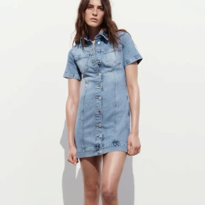 Jeansklänning - endast använd en gång! Sitter som en S!