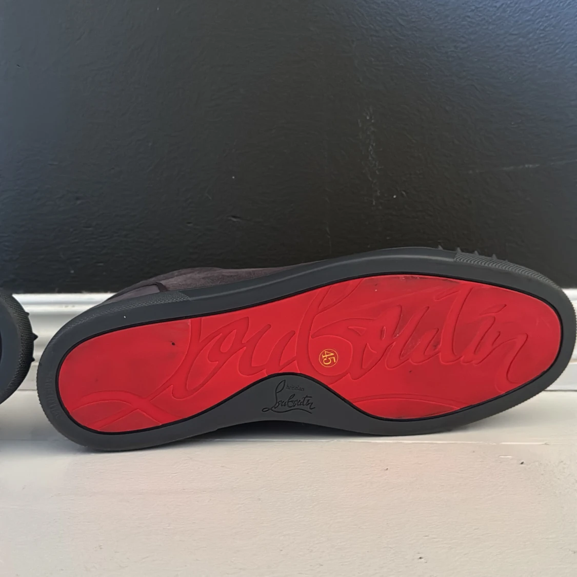 Grå sneakers från Christian Louboutin 44/45 - 1