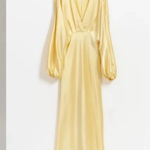 Söker denna klänning  - Söker i storlek 34