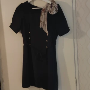 Navy klänning från Miss Patina - Fin bekväm klänning, märkt storlek S/M