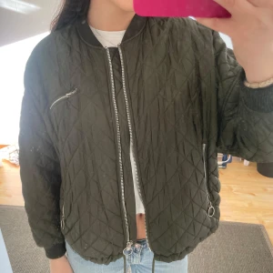 Quiltad jacka zara  - Använd få gånger!