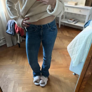 Bootcut jeans Zara  - Så snygga jeans i mörkblått