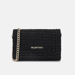 Svart axelväska från Valentino - Elegant svart axelväska från Valentino med en glittrig yta och guldfärgad kedja. Perfekt för att ge en lyxig touch till din outfit. Väskan har en stilren design med logotyp framtill.